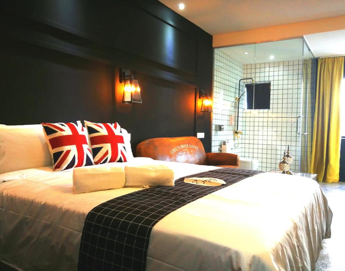 Cj House Station 18 Hotel